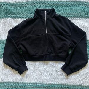 Cropped black quarter zip jacket 
Soft interior